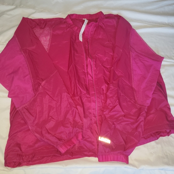 Lululemon ripe raspberry mesh windbreaker size 6 - Picture 2 of 4